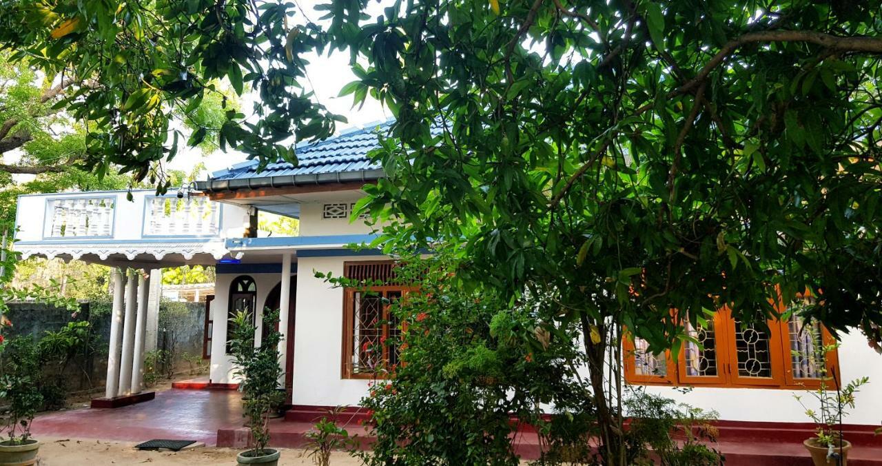 Breeze Guest House Trincomalee Buitenkant foto