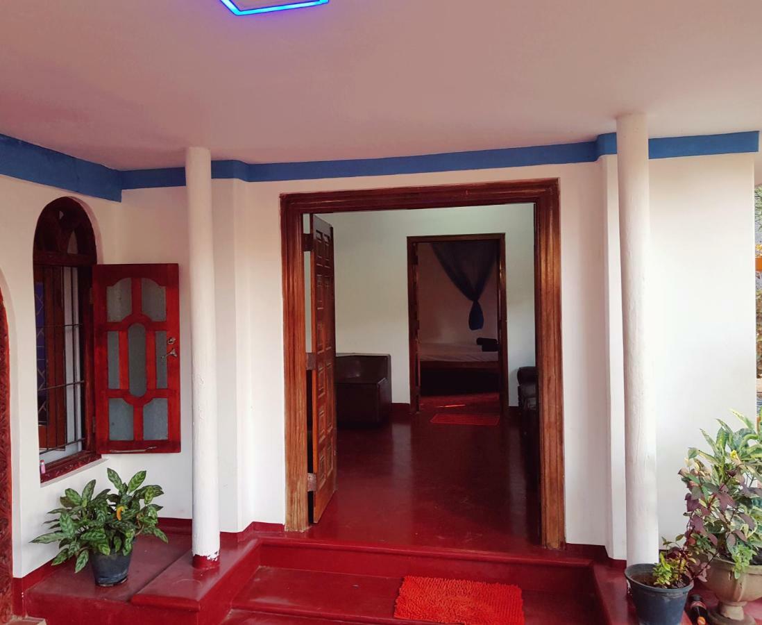 Breeze Guest House Trincomalee Buitenkant foto