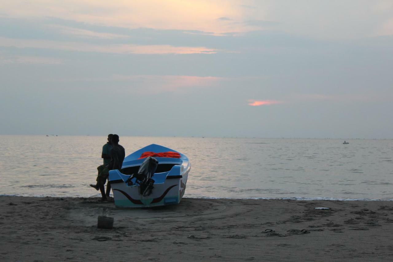 Breeze Guest House Trincomalee Buitenkant foto